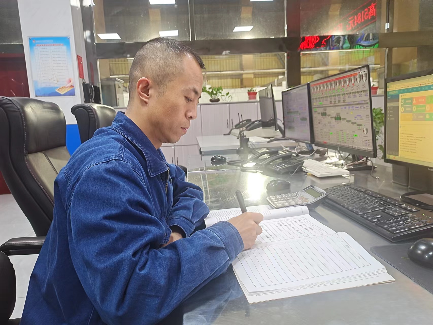 勇當先行者 甘做“螺絲釘” 勇當先行者 甘做“螺絲釘”